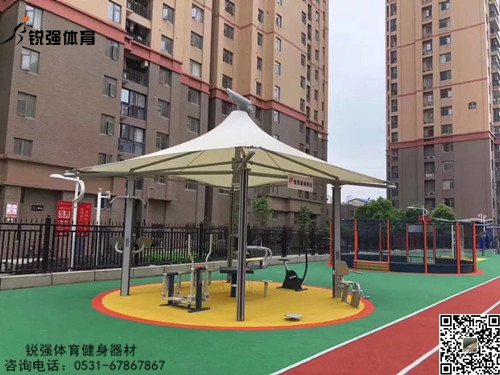 承建的济南高新某小区活动健身中心，具有智能健身驿站、篮球和足球场地等项目。智能驿站
