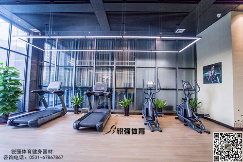 建造属于自有企业的单位健身房，是输出健康员工的有利途径，是对他们健康、精神面貌的关注，对员工而言，