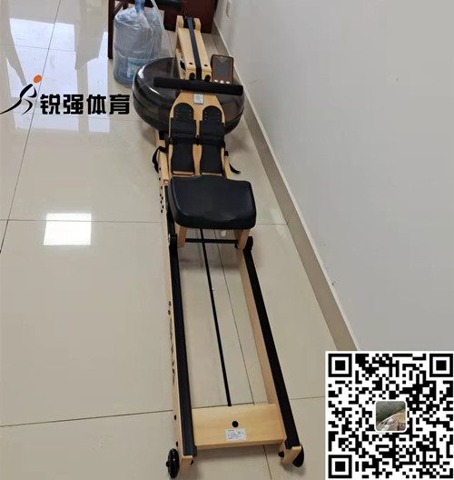 淄博某小区业主在选购的划船机