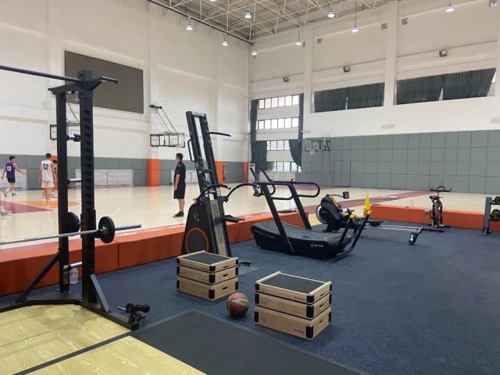 6月12日下午，济南市-临夏州东西部体育协作工作座谈会在济南市体育运动学校召开。济南市体育局党组书记、